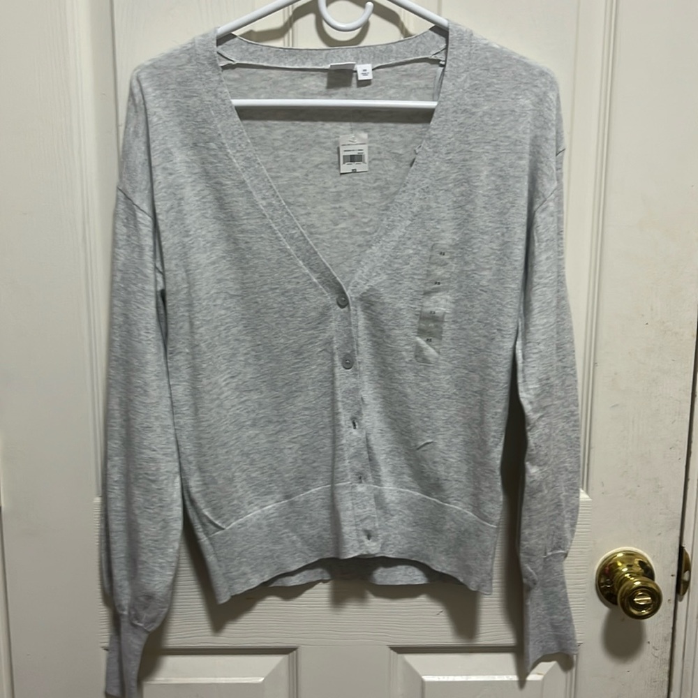 BRAND NEW Cute Gray Gap Cardigan Size XS